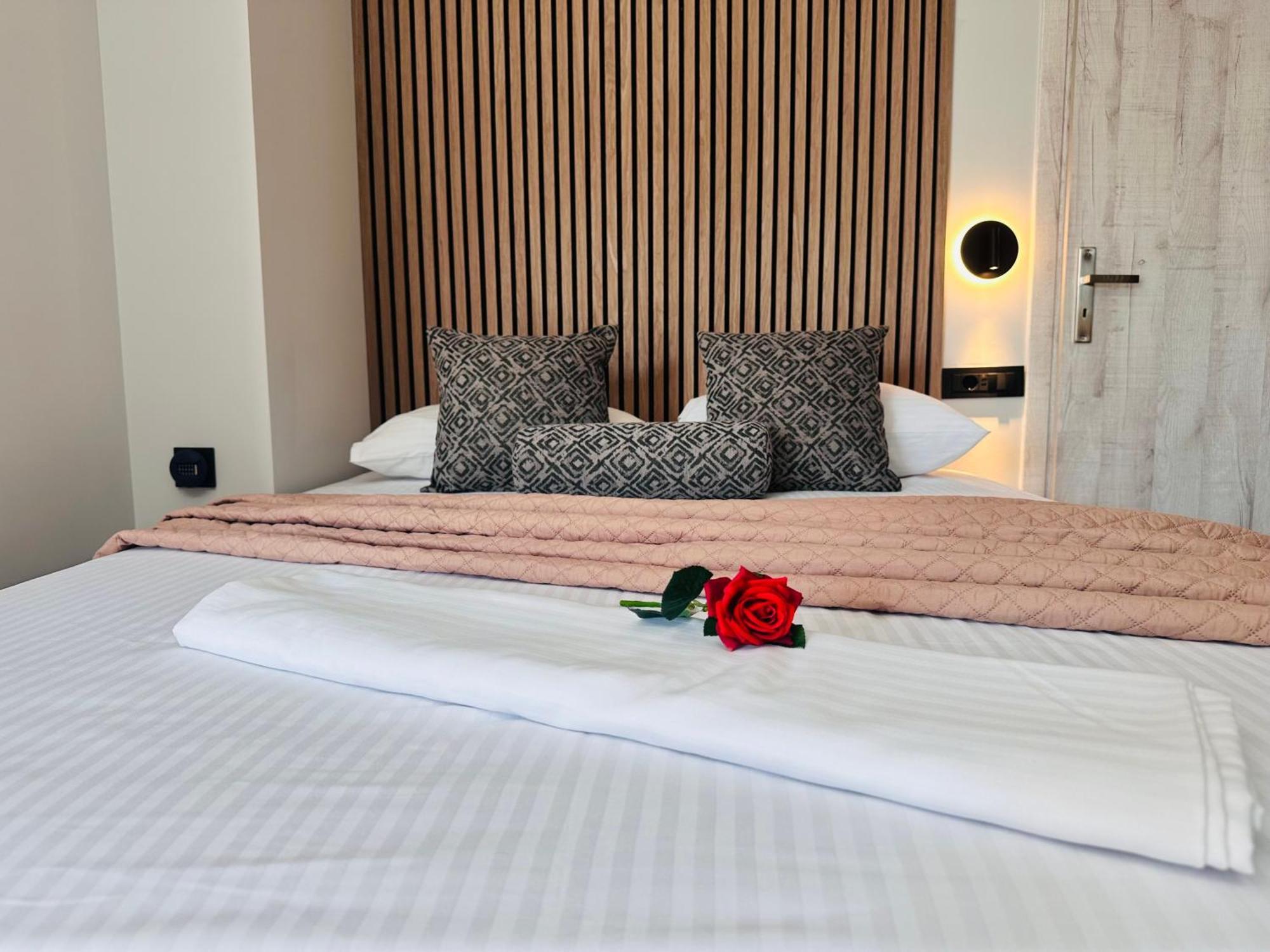 Moon Boutique Hotel Laganas Ngoại thất bức ảnh